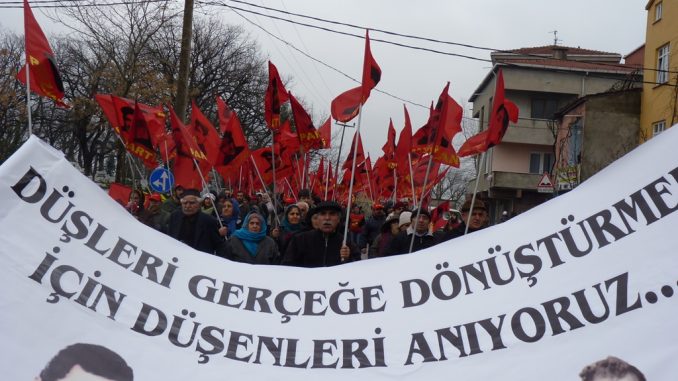 pusula_devrimcilik uzerine