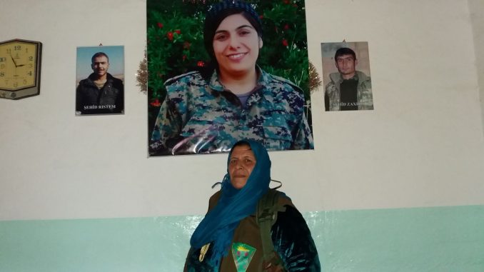 yuzunu devrime donen kadinlar_yade saliha